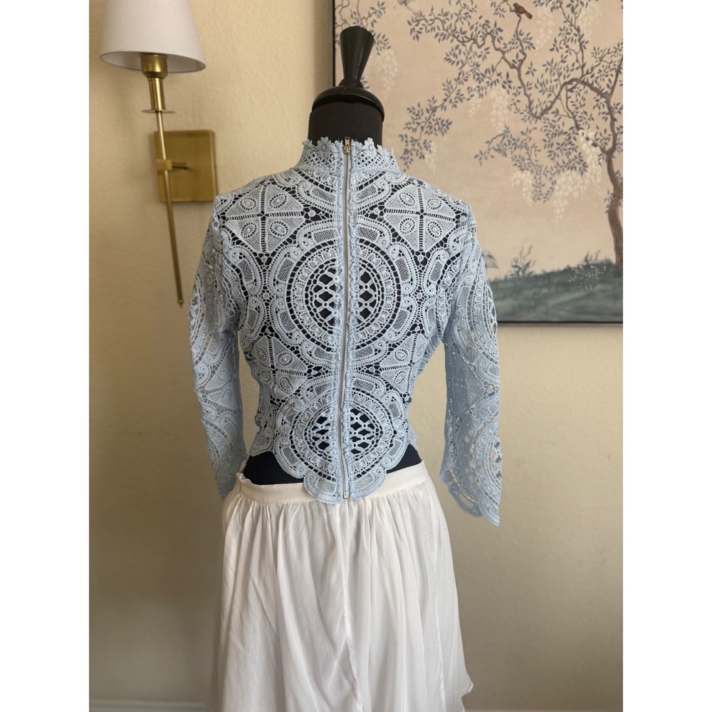 Banjul Light Blue Guipure Lace‎ High Neck Long Sleeve Scalloped Crop Top - Picture 2 of 5